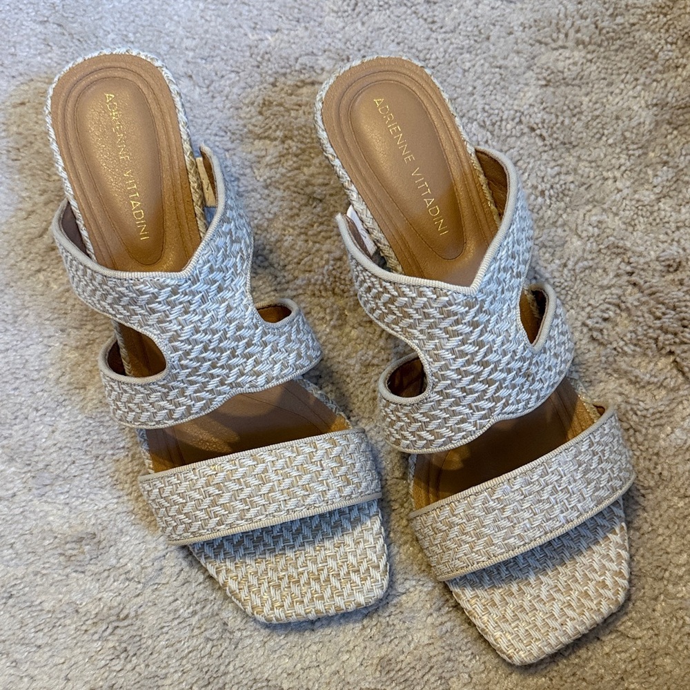 Adrienne Vittadini Textured Tan Wedge Sandals Size 9 NWT